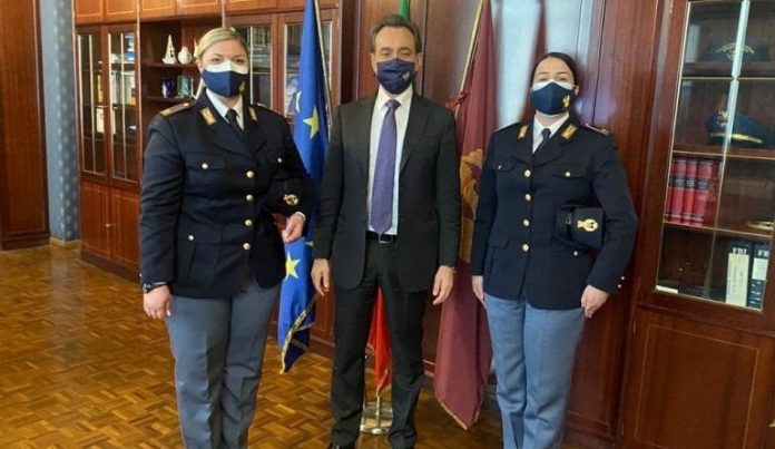 La moglie di Apicella e la sorella di Rotta da oggi in servizio: l’inizio di una nuova vita